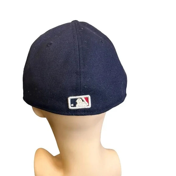 New Era Navy Blue Chief Wahoo Cleveland Indians Baseball Hat sz 7 1/4 - Picture 4 of 11